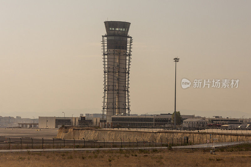 土耳其伊斯坦布尔sabiha gokcen机场的空中交通管制塔施工